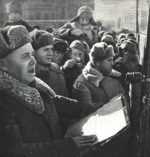 Митинг в честь победы. Выступает Никита Сергеевич Хрущев